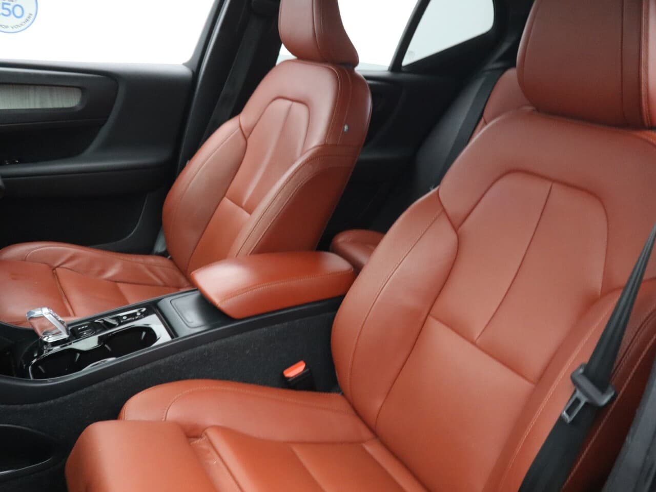 Volvo XC40 2.0 B4 MHEV Inscription Pro — image 42