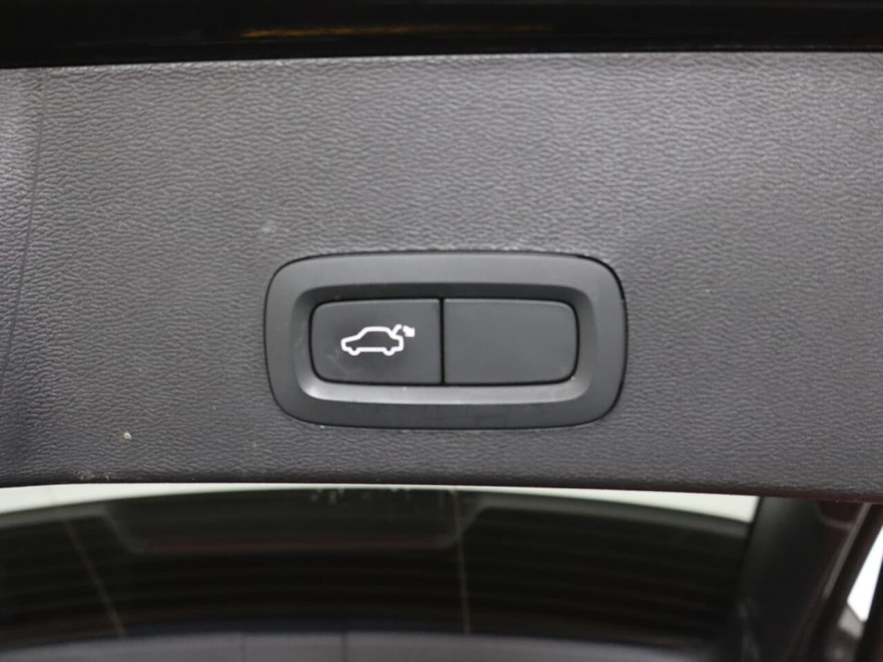 Volvo XC40 2.0 B4 MHEV Inscription Pro — image 46