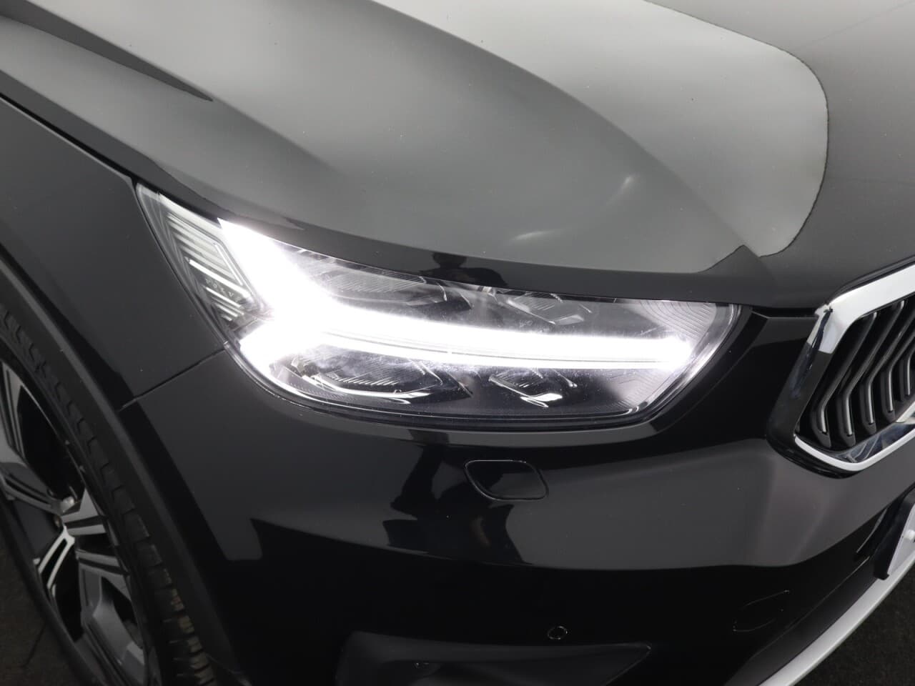 Volvo XC40 2.0 B4 MHEV Inscription Pro — image 59
