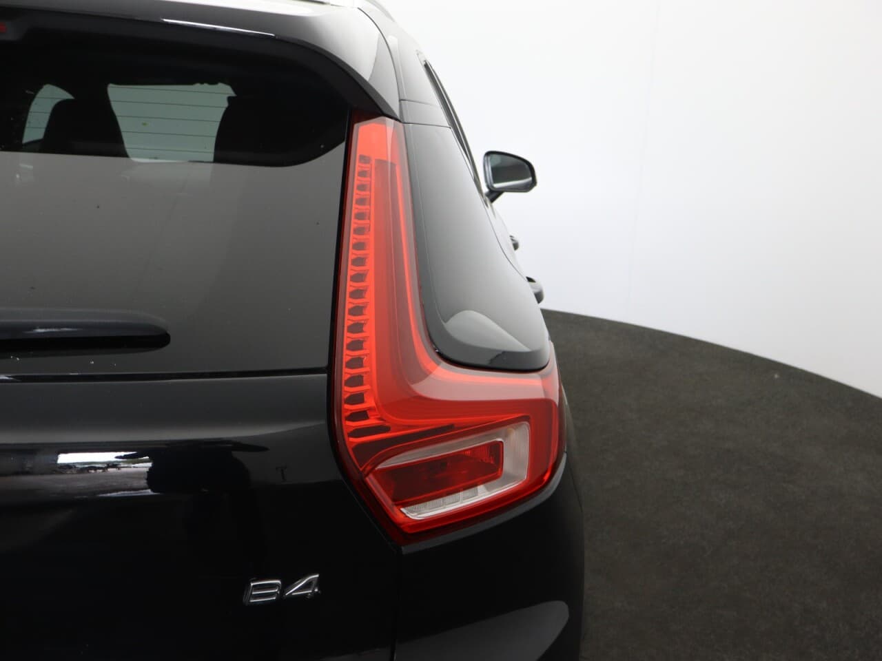 Volvo XC40 2.0 B4 MHEV Inscription Pro — image 62