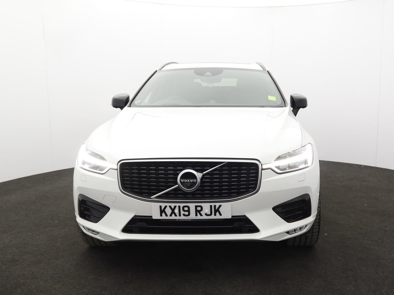 Volvo XC60 2.0 B5 MHEV R-Design Pro — image 4