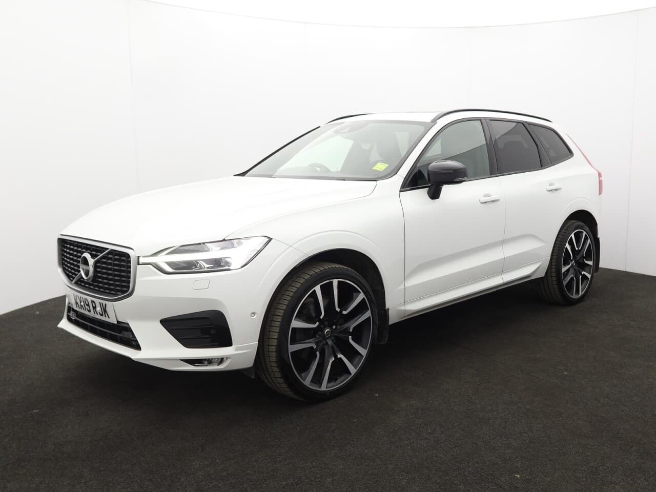 Volvo XC60 2.0 B5 MHEV R-Design Pro — image 5