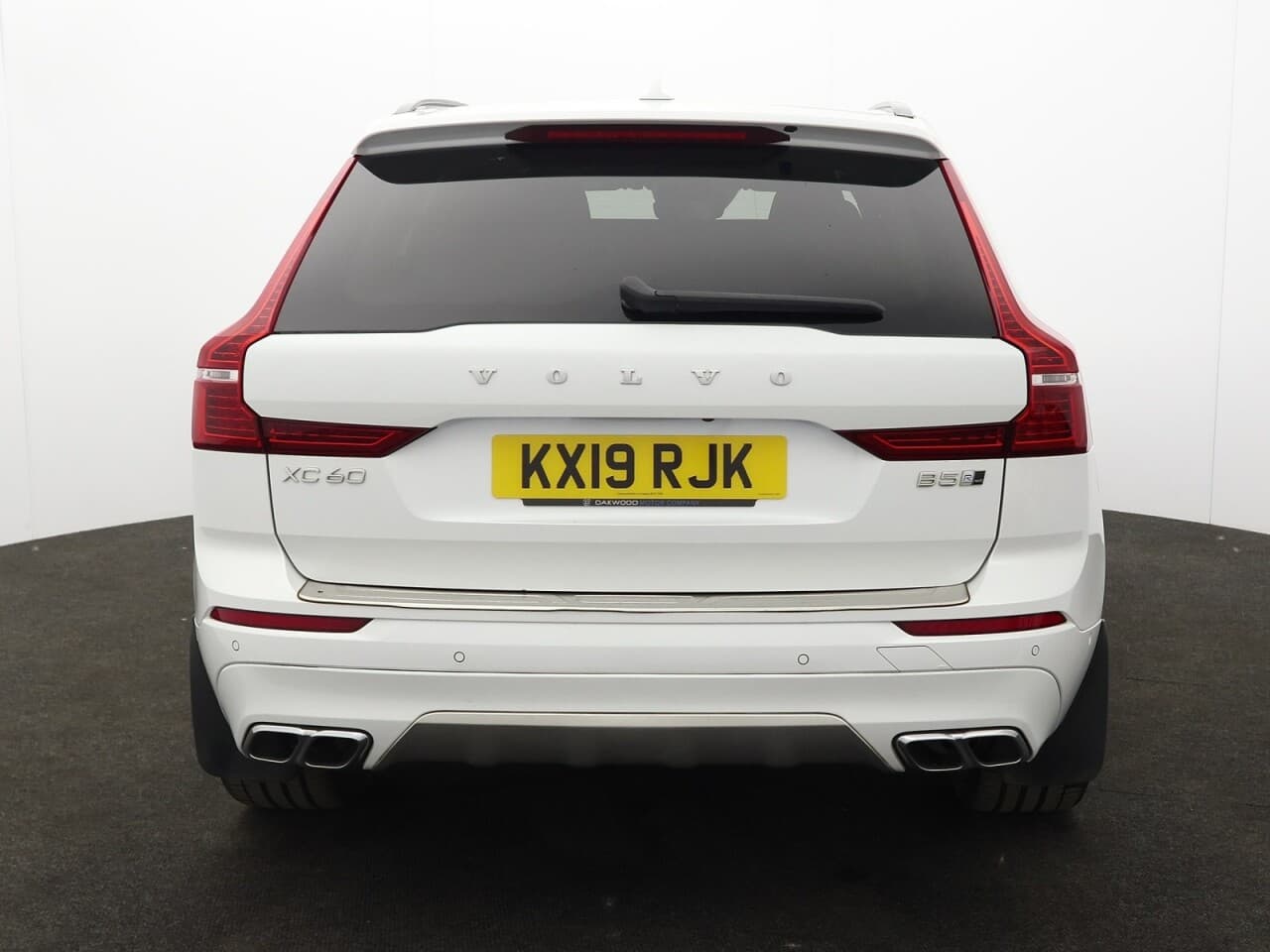 Volvo XC60 2.0 B5 MHEV R-Design Pro — image 9
