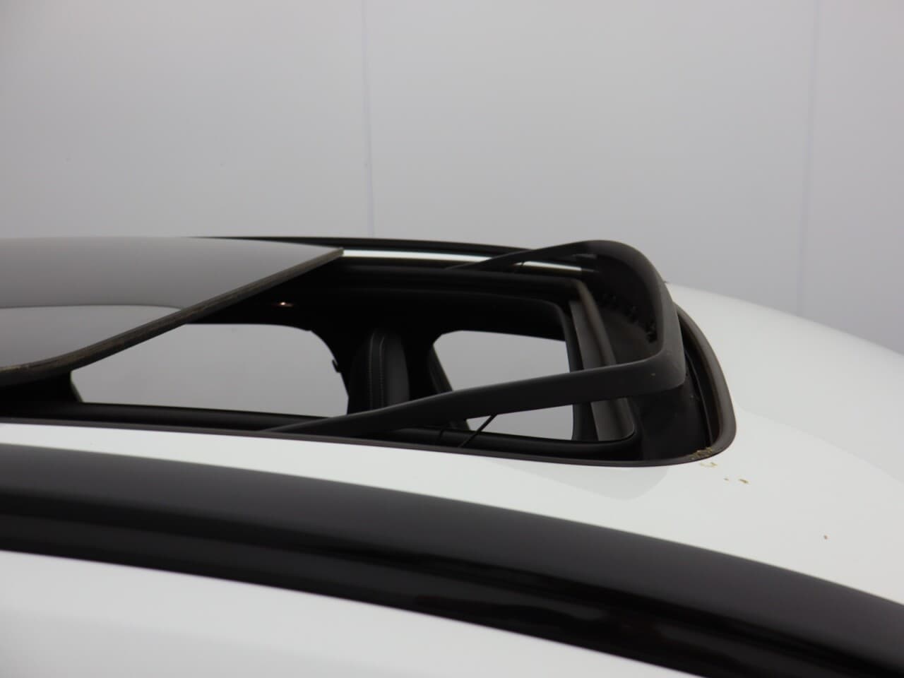 Volvo XC60 2.0 B5 MHEV R-Design Pro — image 15