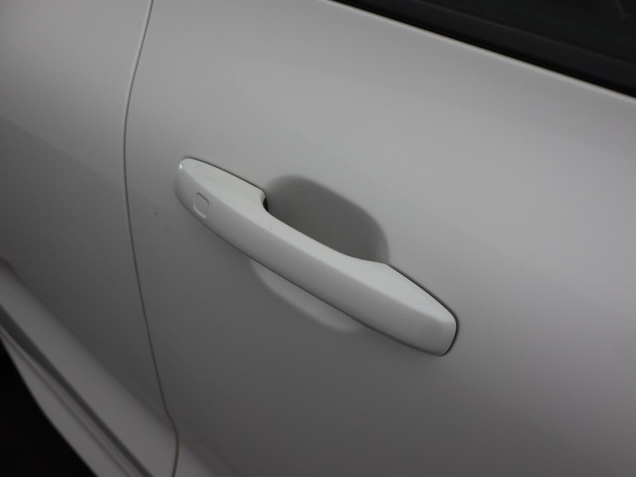 Volvo XC60 2.0 B5 MHEV R-Design Pro — image 64
