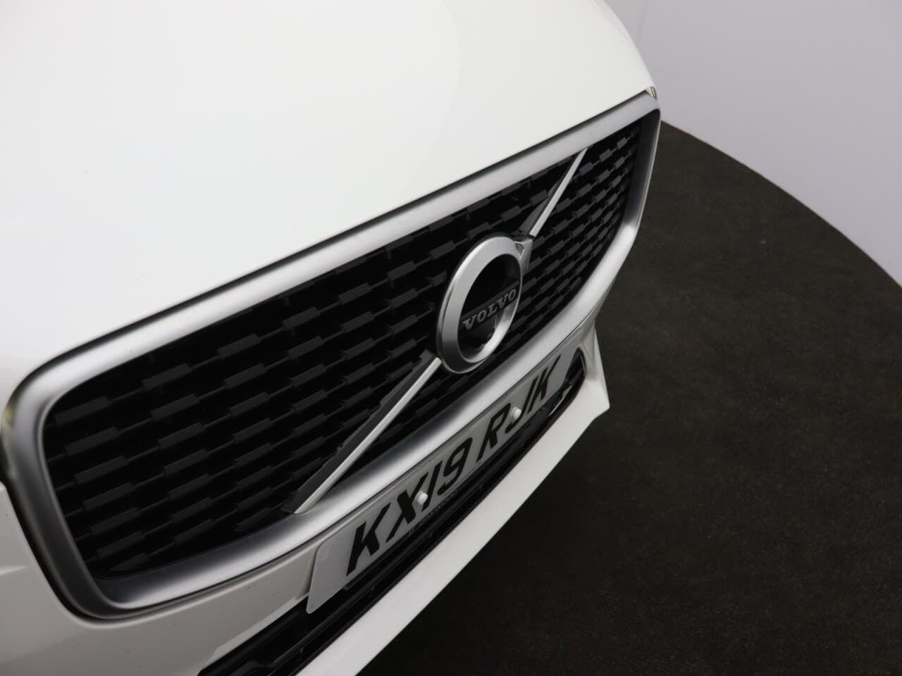 Volvo XC60 2.0 B5 MHEV R-Design Pro — image 68
