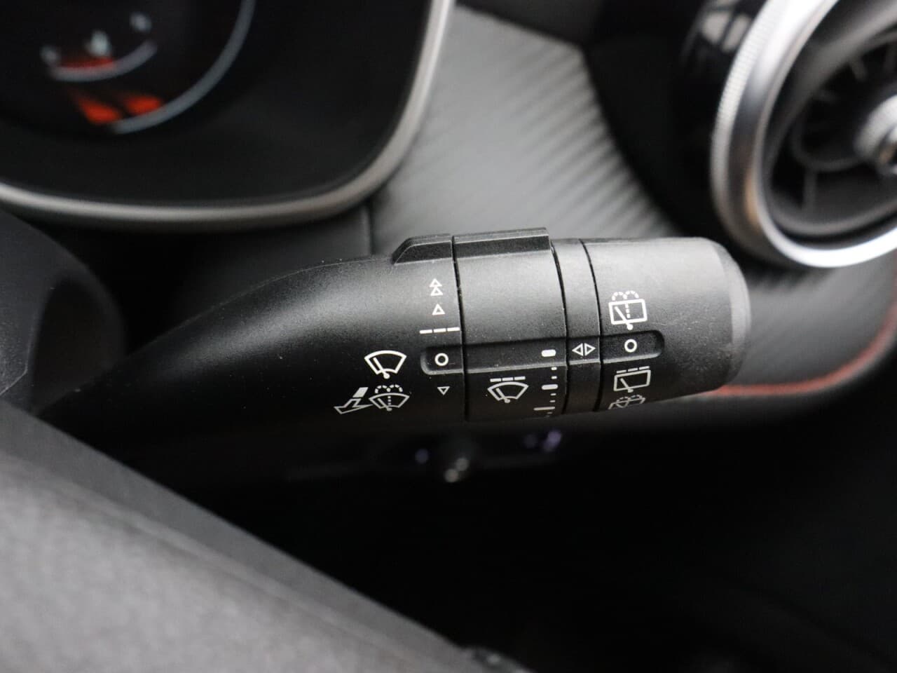 MG MG Zs 1.0 T-GDI Exclusive — image 33