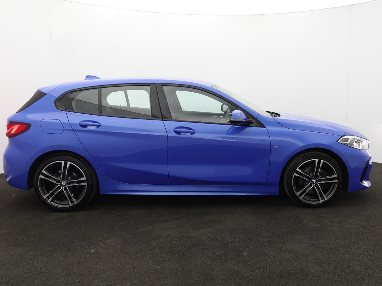 BMW 1 Series 1.5 118i M Sport (LCP) — image 11