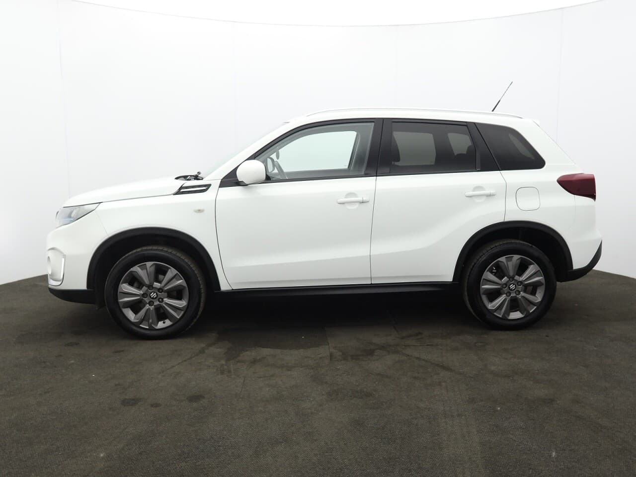 Suzuki Vitara 1.4 Boosterjet MHEV SZ-T — image 6