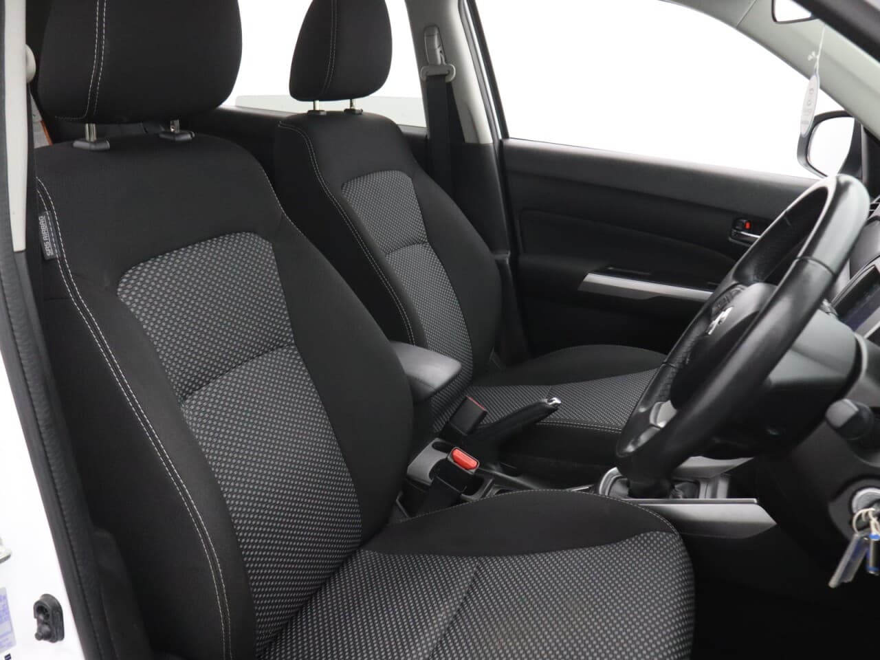Suzuki Vitara 1.4 Boosterjet MHEV SZ-T — image 15