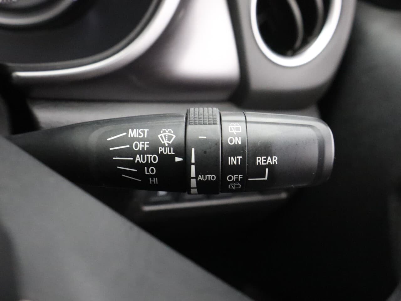 Suzuki Vitara 1.4 Boosterjet MHEV SZ-T — image 35