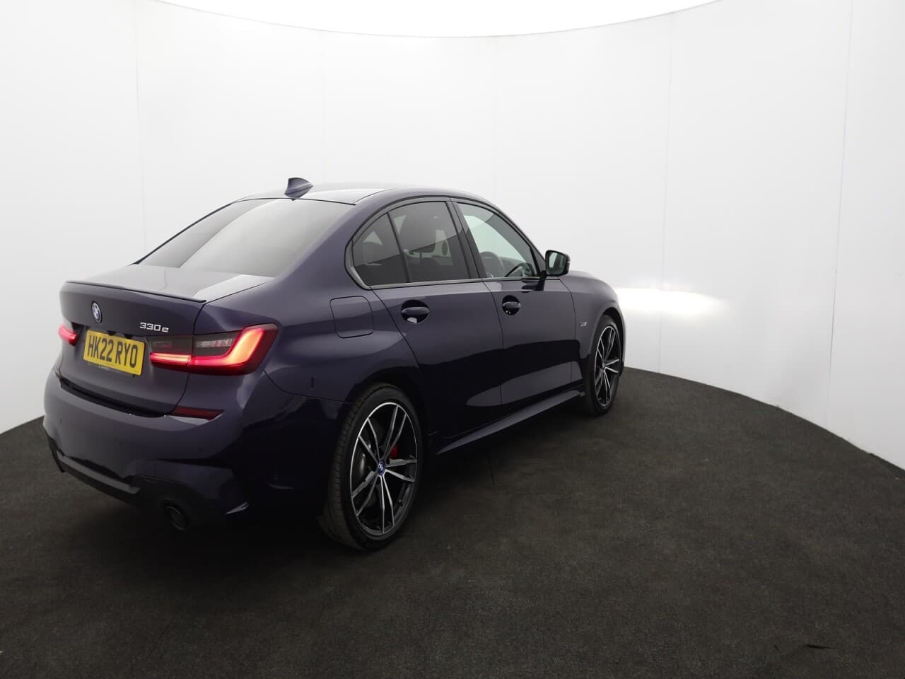 BMW 3 Series 2.0 330e 12kWh M Sport Pro Edition — image 10