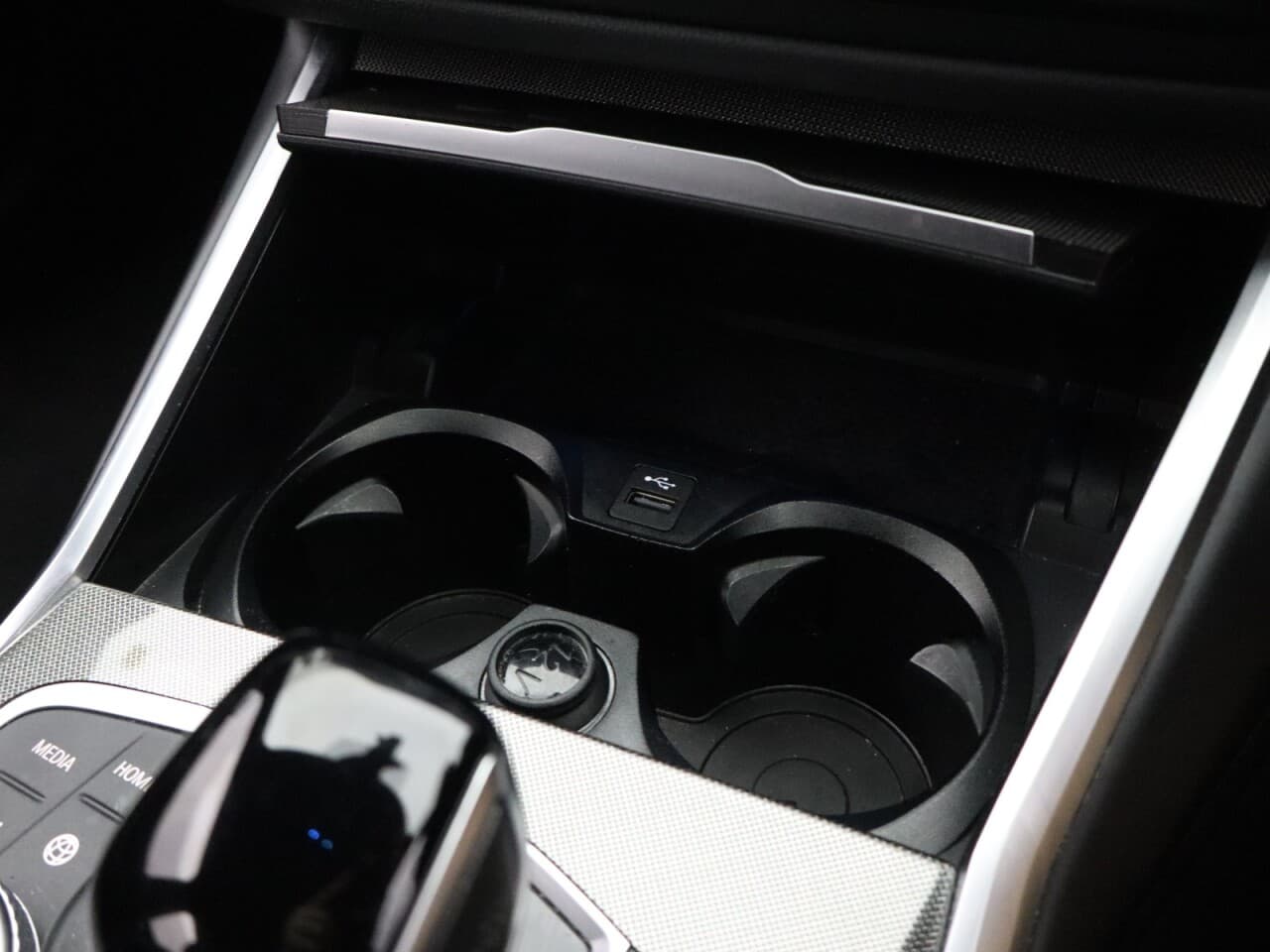 BMW 3 Series 2.0 330e 12kWh M Sport Pro Edition — image 27
