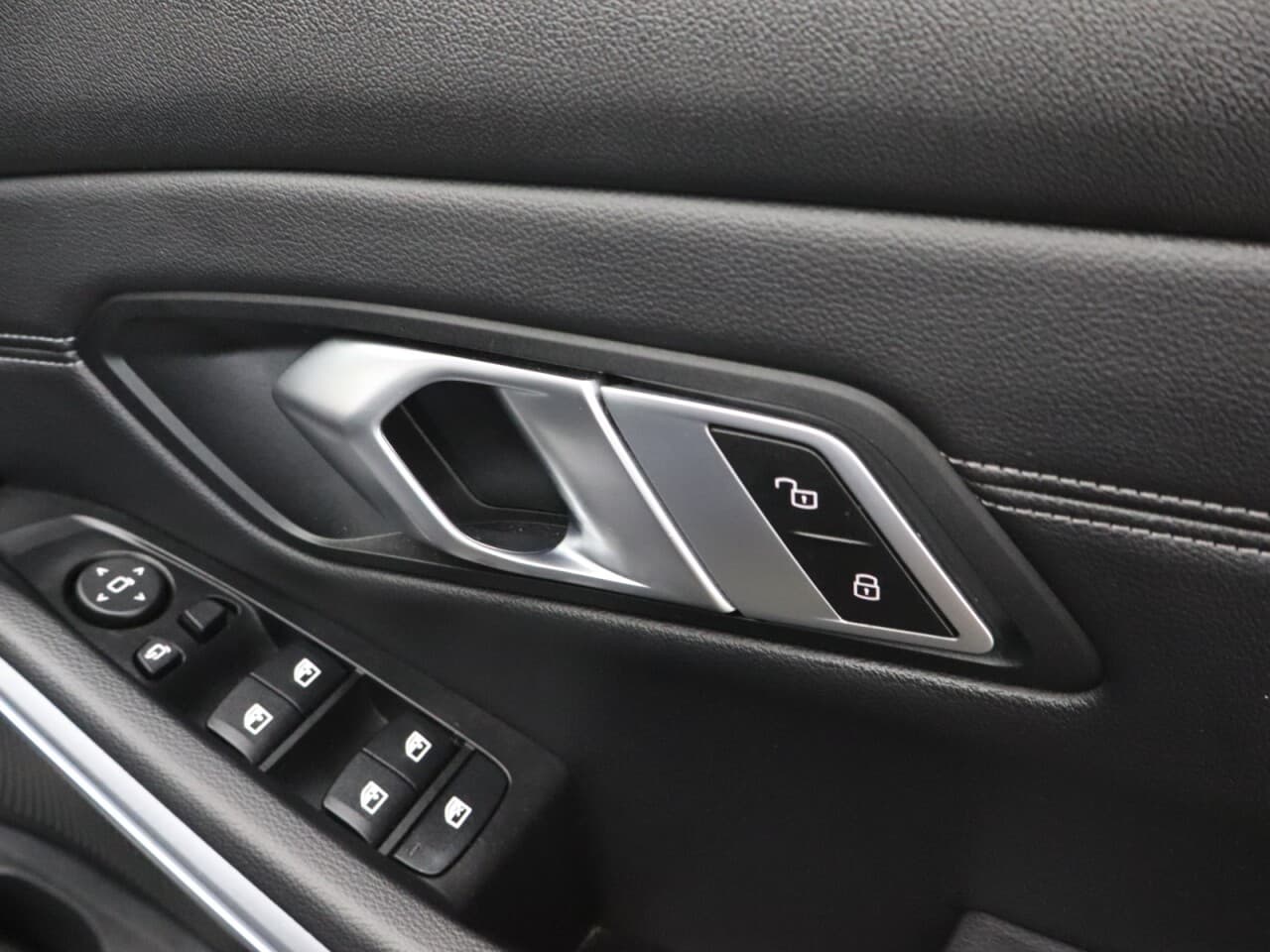 BMW 3 Series 2.0 330e 12kWh M Sport Pro Edition — image 52