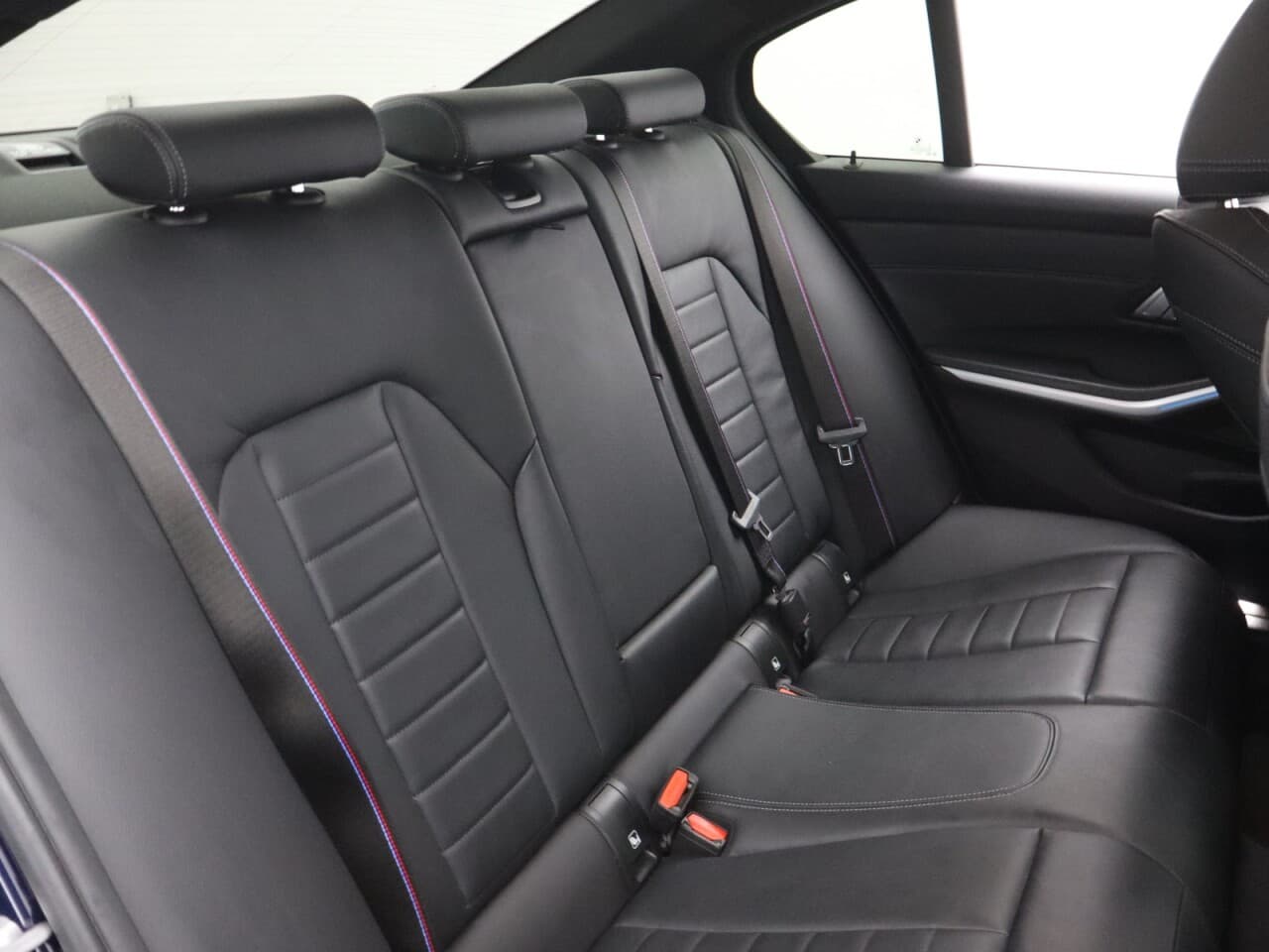 BMW 3 Series 2.0 330e 12kWh M Sport Pro Edition — image 47