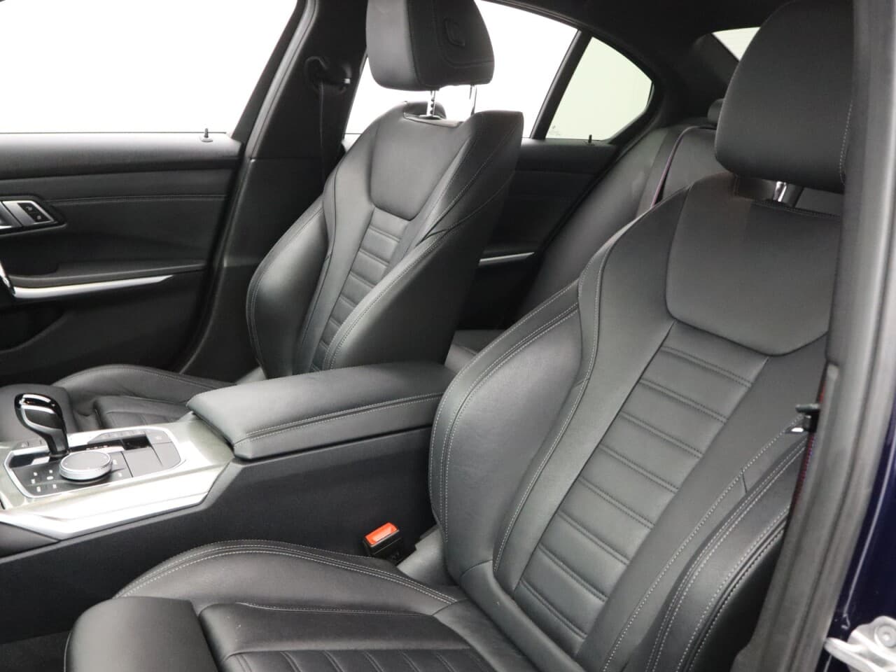BMW 3 Series 2.0 330e 12kWh M Sport Pro Edition — image 46