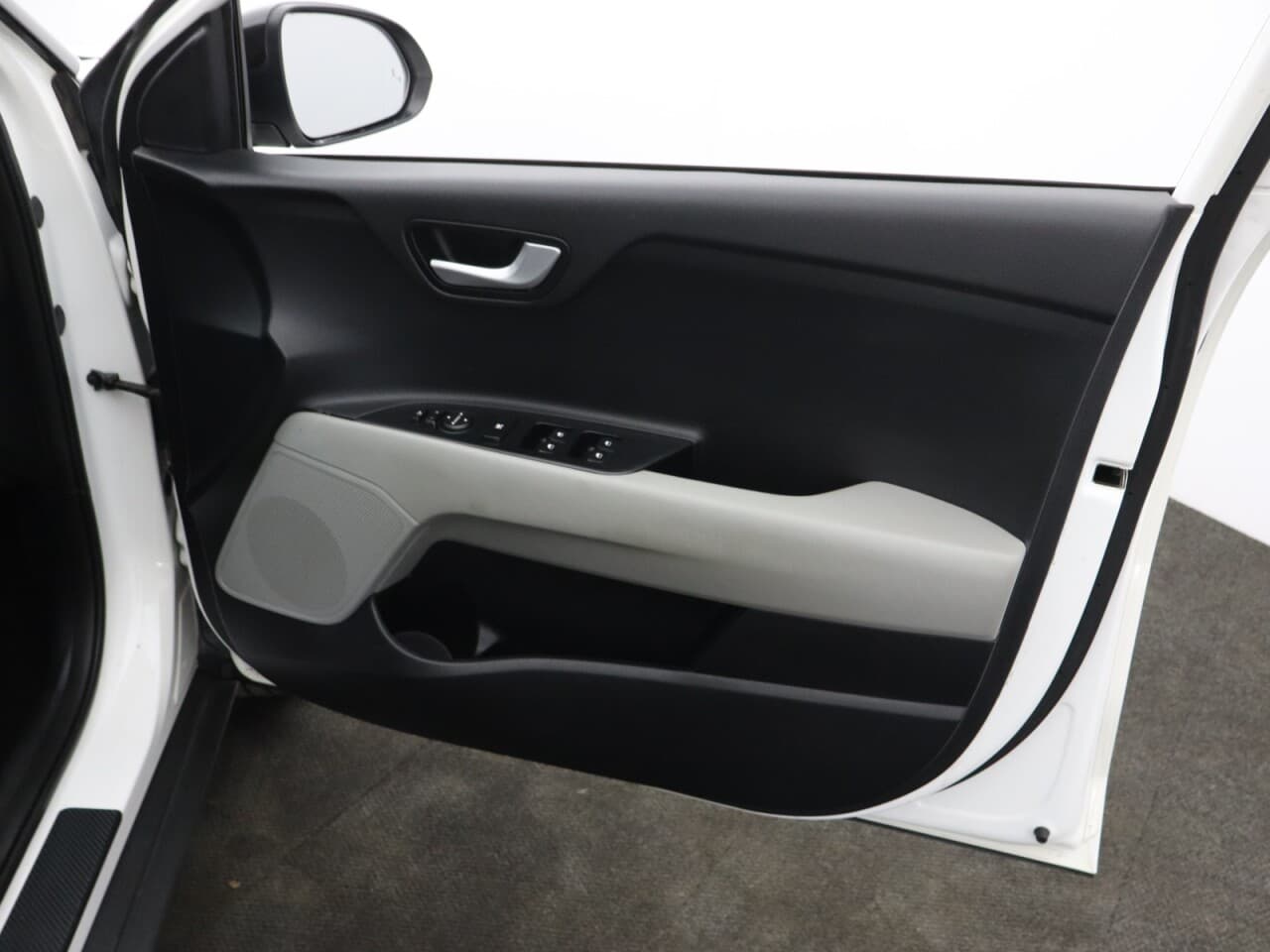 Kia Stonic 1.0 T-GDi 4 — image 44
