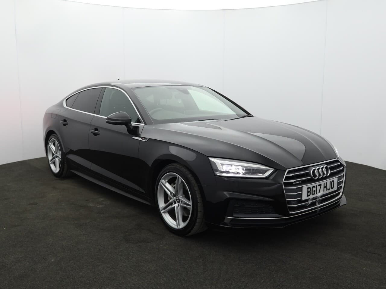 Audi A5 2.0 TDI S line Sportback view 1