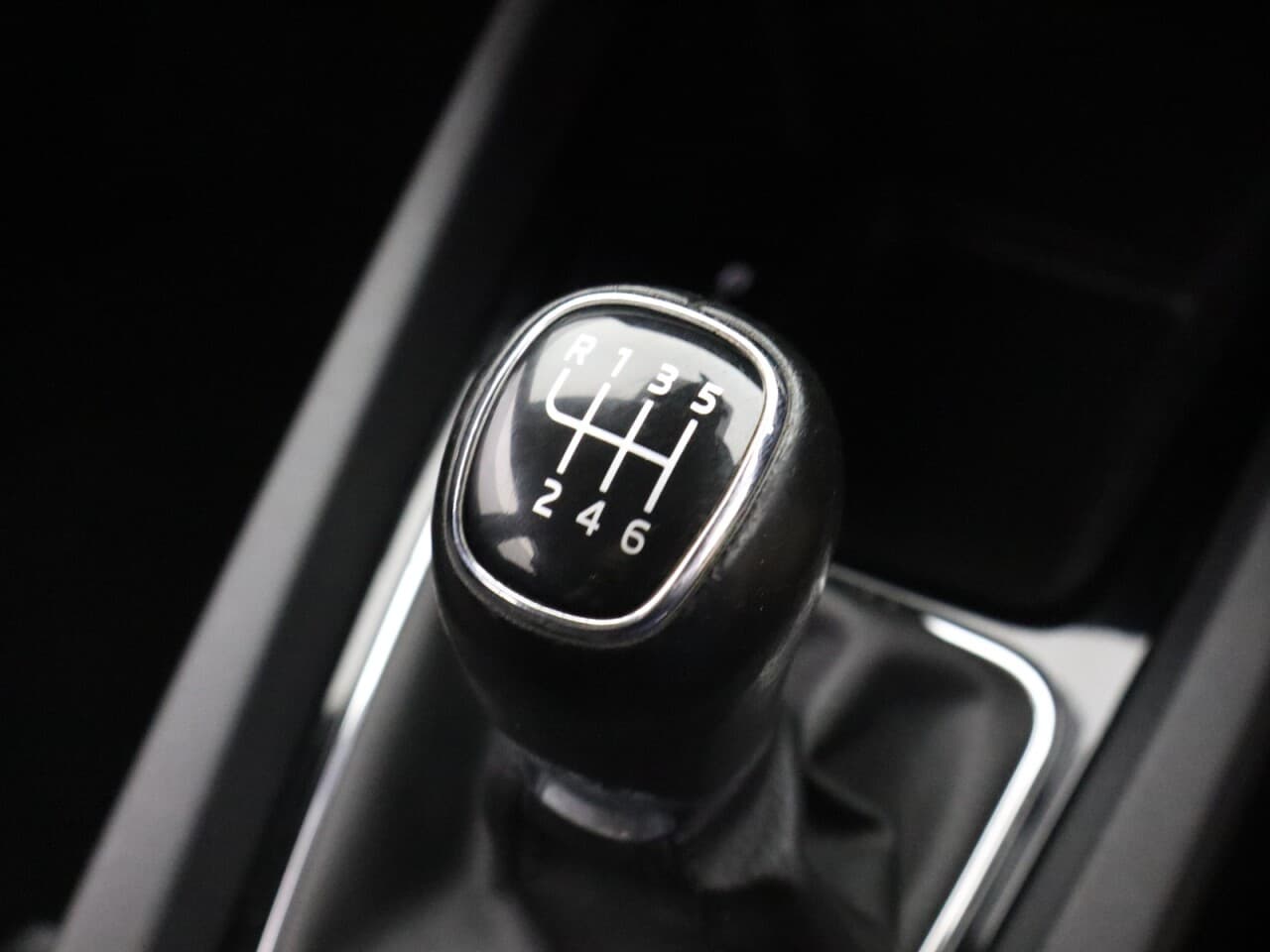 Skoda Octavia 1.0 TSI SE Technology — image 23