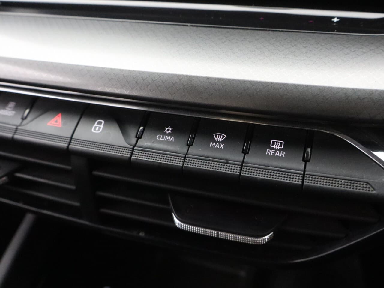 Skoda Octavia 1.0 TSI SE Technology — image 28
