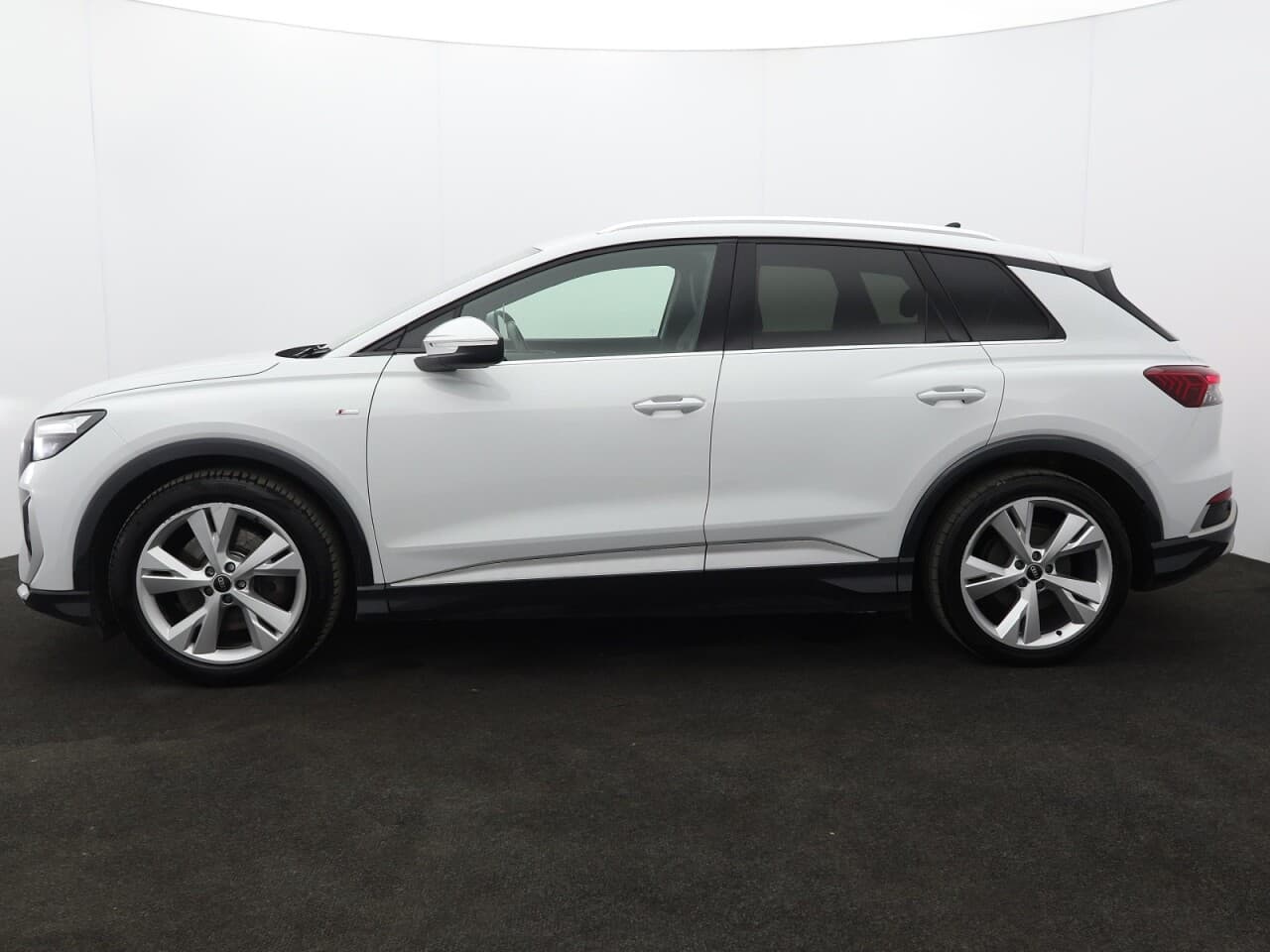 Audi Q4 E-Tron 40 S line — image 6