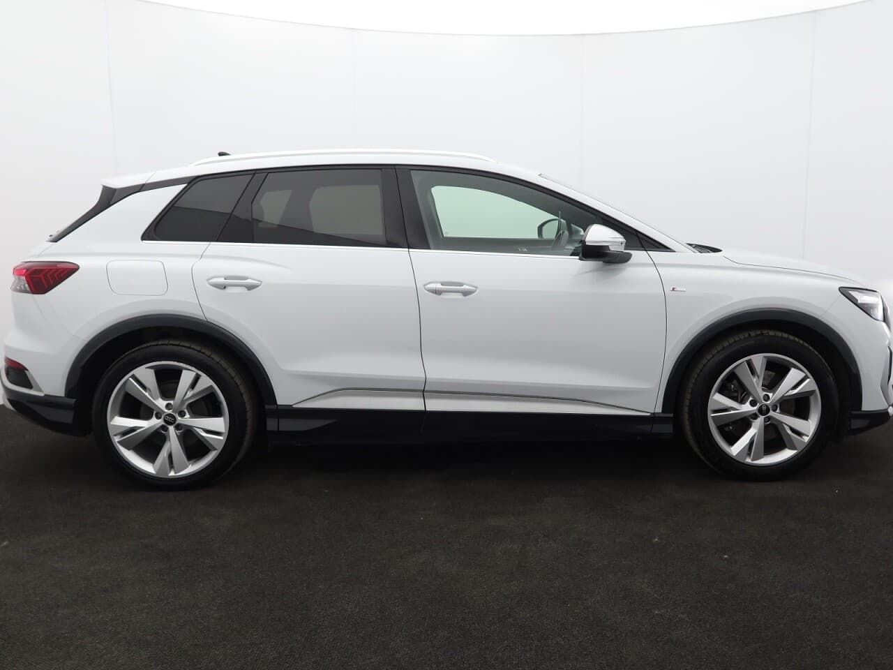 Audi Q4 E-Tron 40 S line — image 11