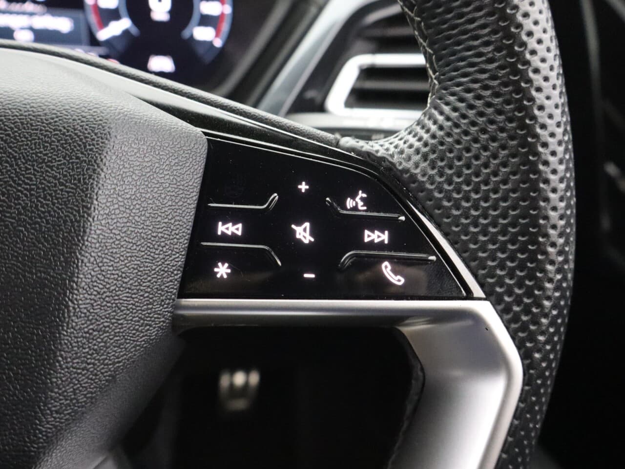 Audi Q4 E-Tron 40 S line — image 20