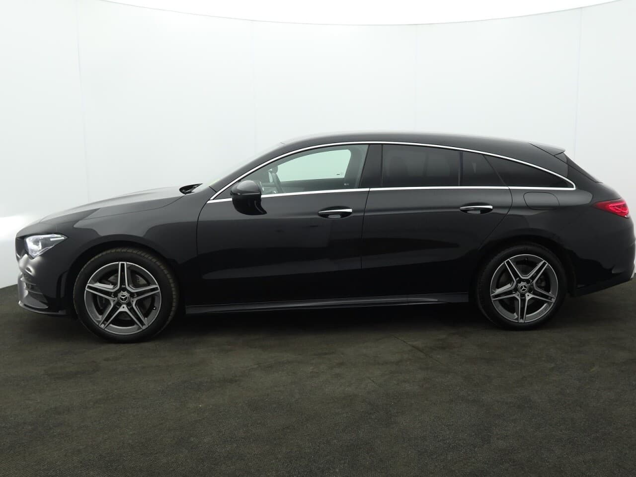 Mercedes-Benz Cla 1.3 CLA250e 15.6kWh AMG Line (Premium) Shooting Brake — image 6