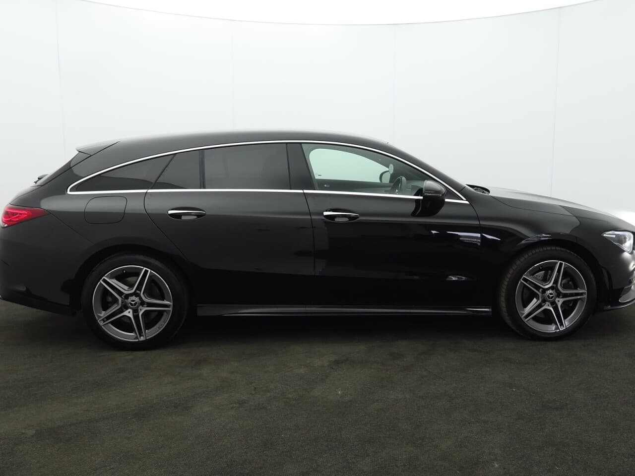 Mercedes-Benz Cla 1.3 CLA250e 15.6kWh AMG Line (Premium) Shooting Brake — image 11