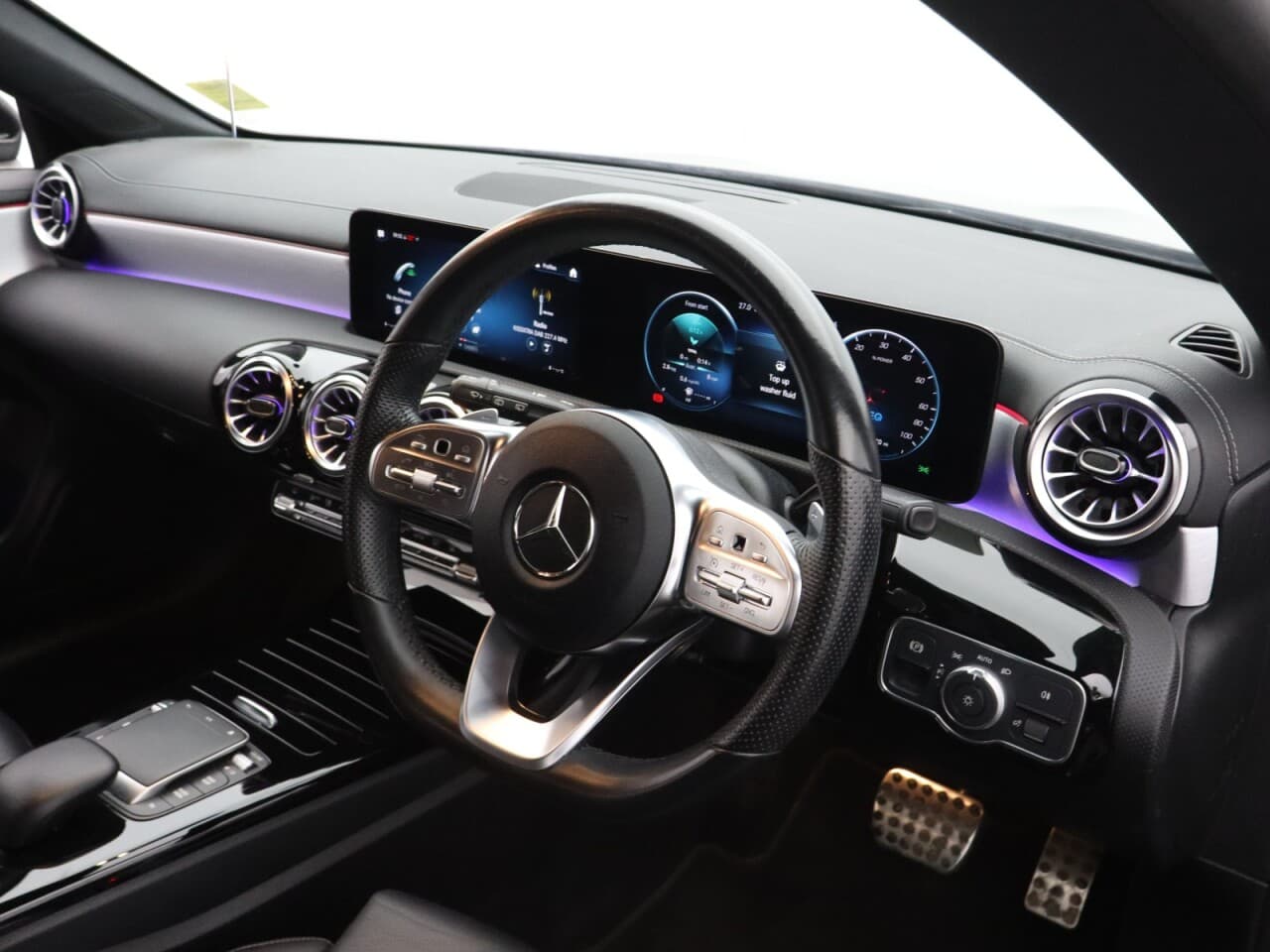 Mercedes-Benz Cla 1.3 CLA250e 15.6kWh AMG Line (Premium) Shooting Brake — image 14