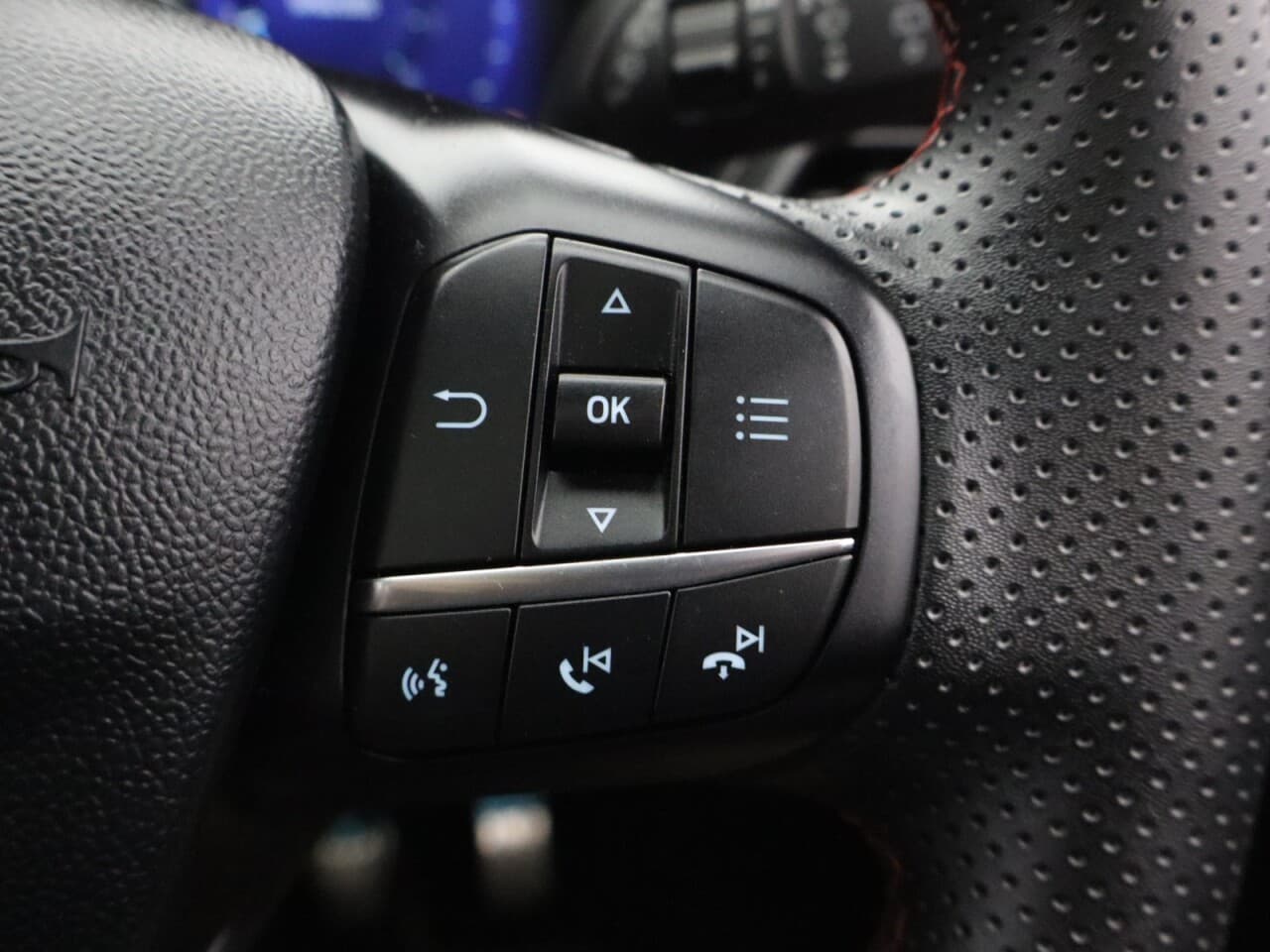 Ford Puma 1.0T EcoBoost MHEV ST-Line X First Edition Plus — image 17