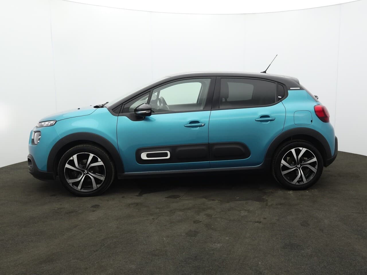 Citroen C3 1.2 PureTech Shine Plus — image 6