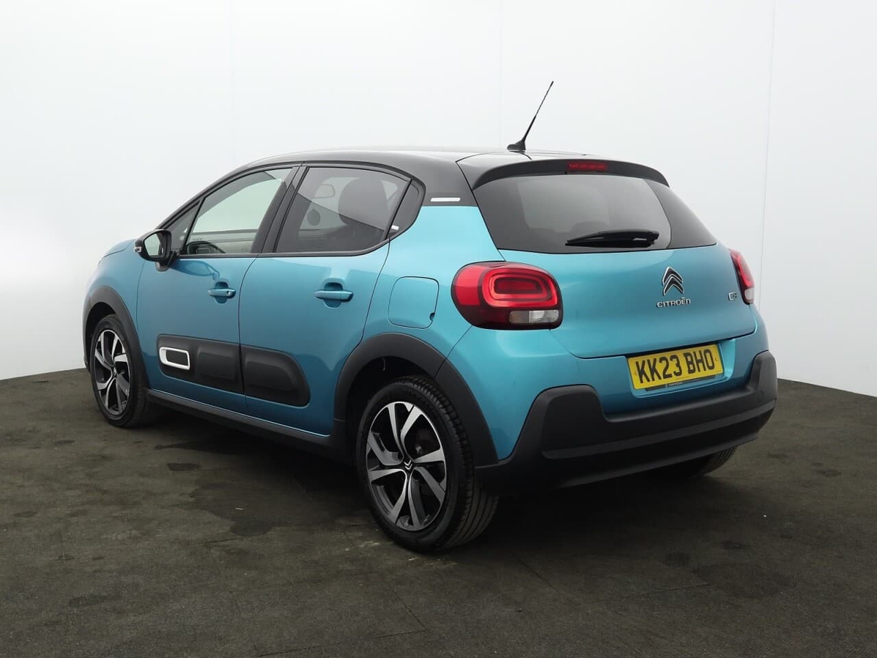 Citroen C3 1.2 PureTech Shine Plus — image 8