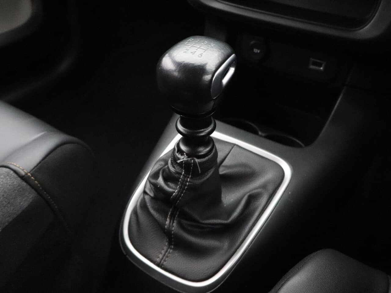 Citroen C3 1.2 PureTech Shine Plus — image 23