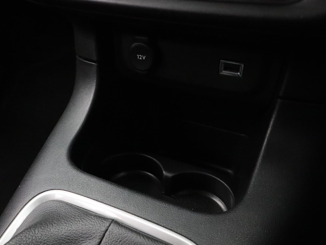 Citroen C3 1.2 PureTech Shine Plus — image 27