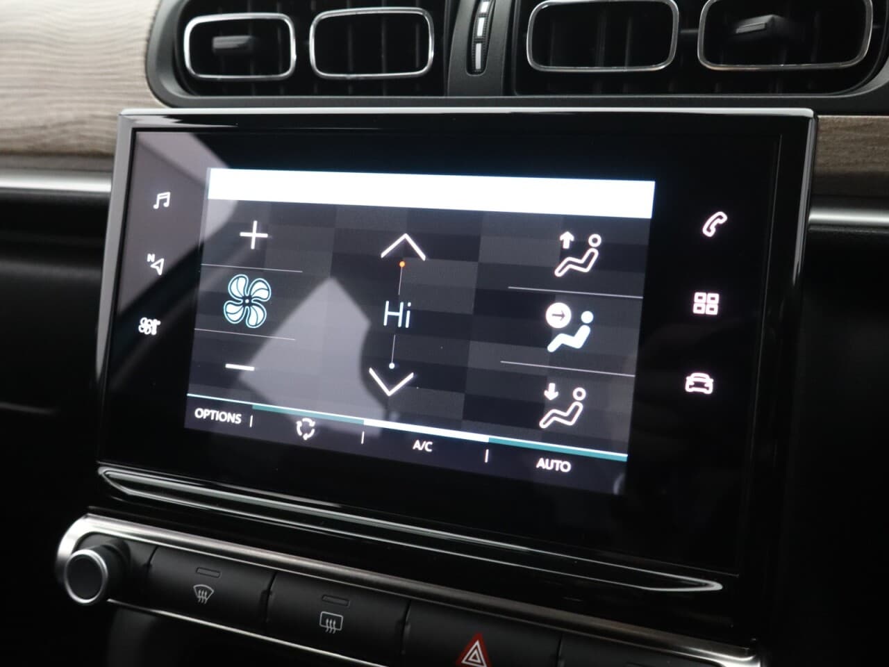 Citroen C3 1.2 PureTech Shine Plus — image 29