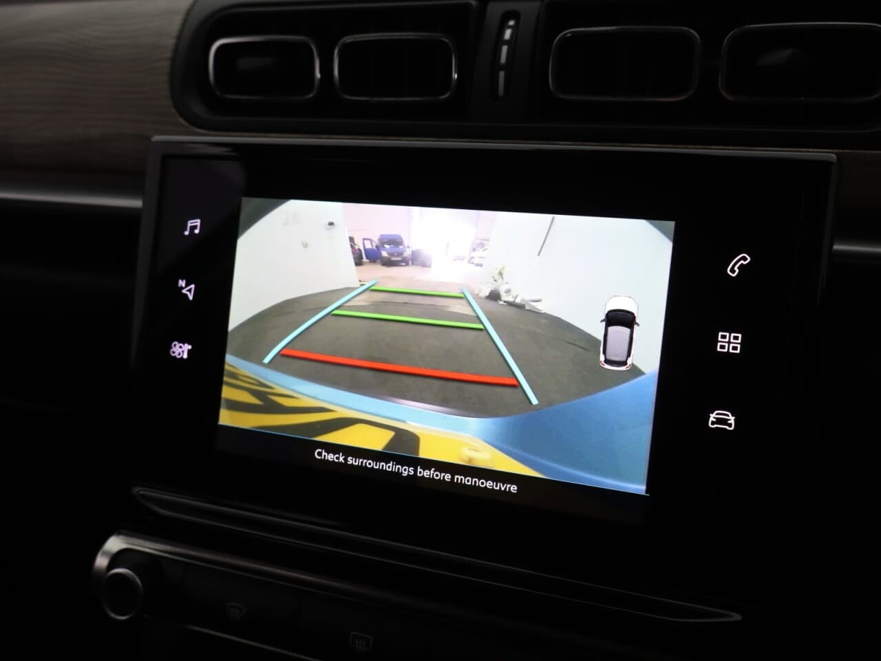 Citroen C3 1.2 PureTech Shine Plus — image 30