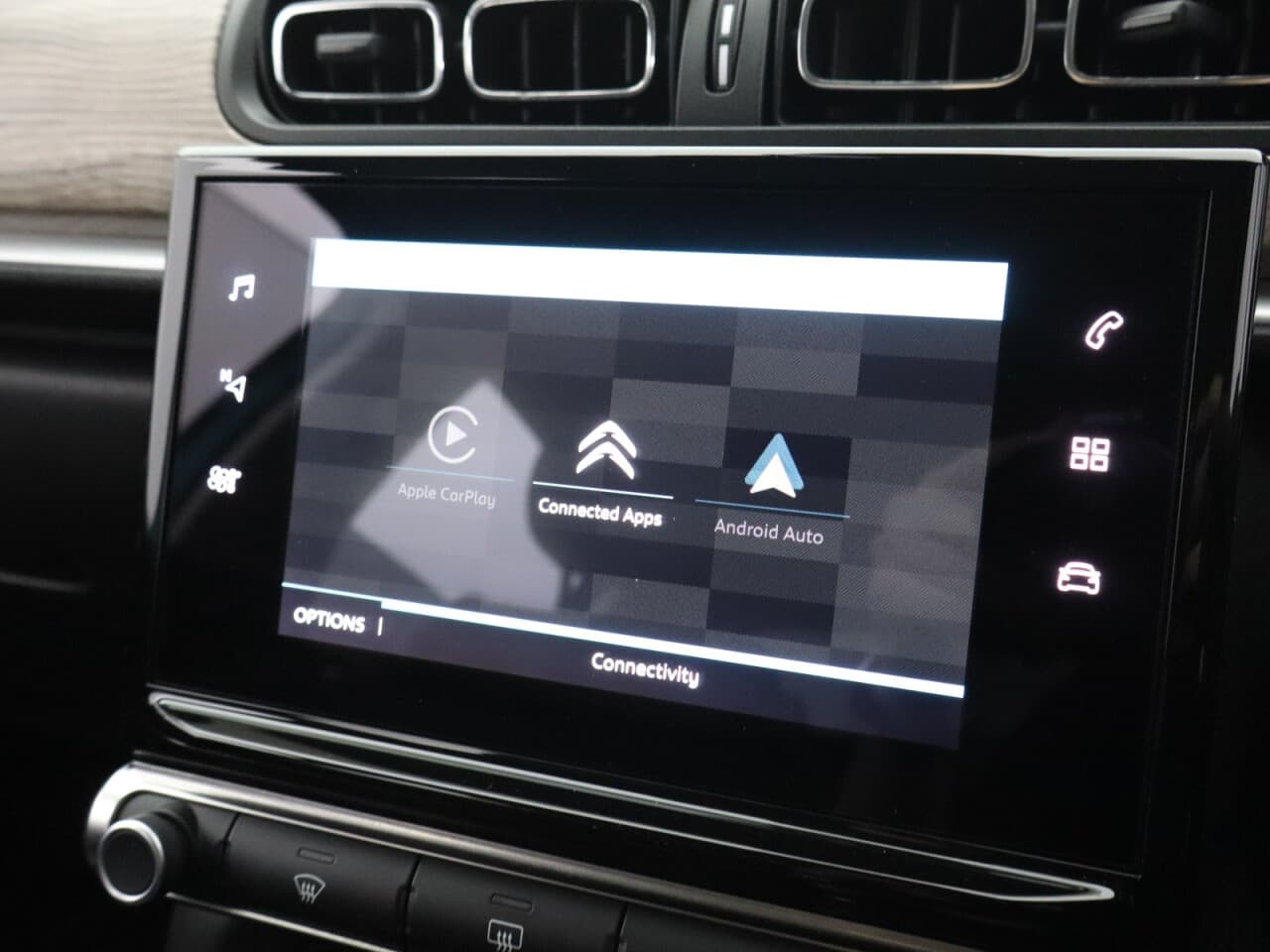 Citroen C3 1.2 PureTech Shine Plus — image 34