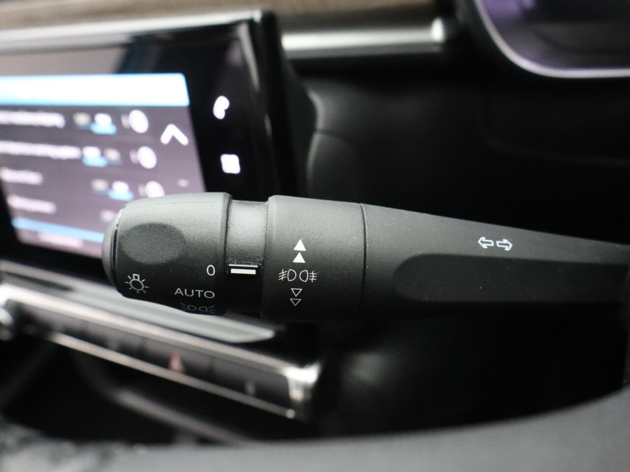 Citroen C3 1.2 PureTech Shine Plus — image 37