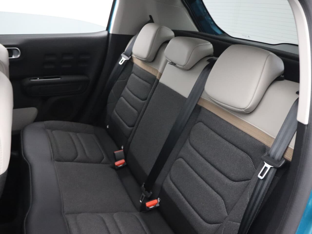 Citroen C3 1.2 PureTech Shine Plus — image 42