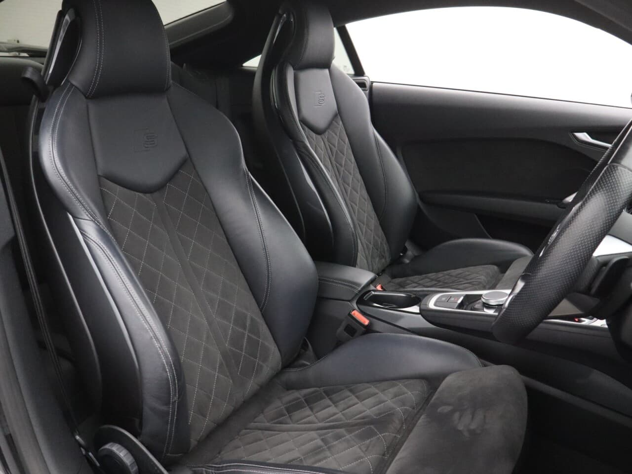 Audi Tt 2.0 TFSI 40 Black Edition — image 15