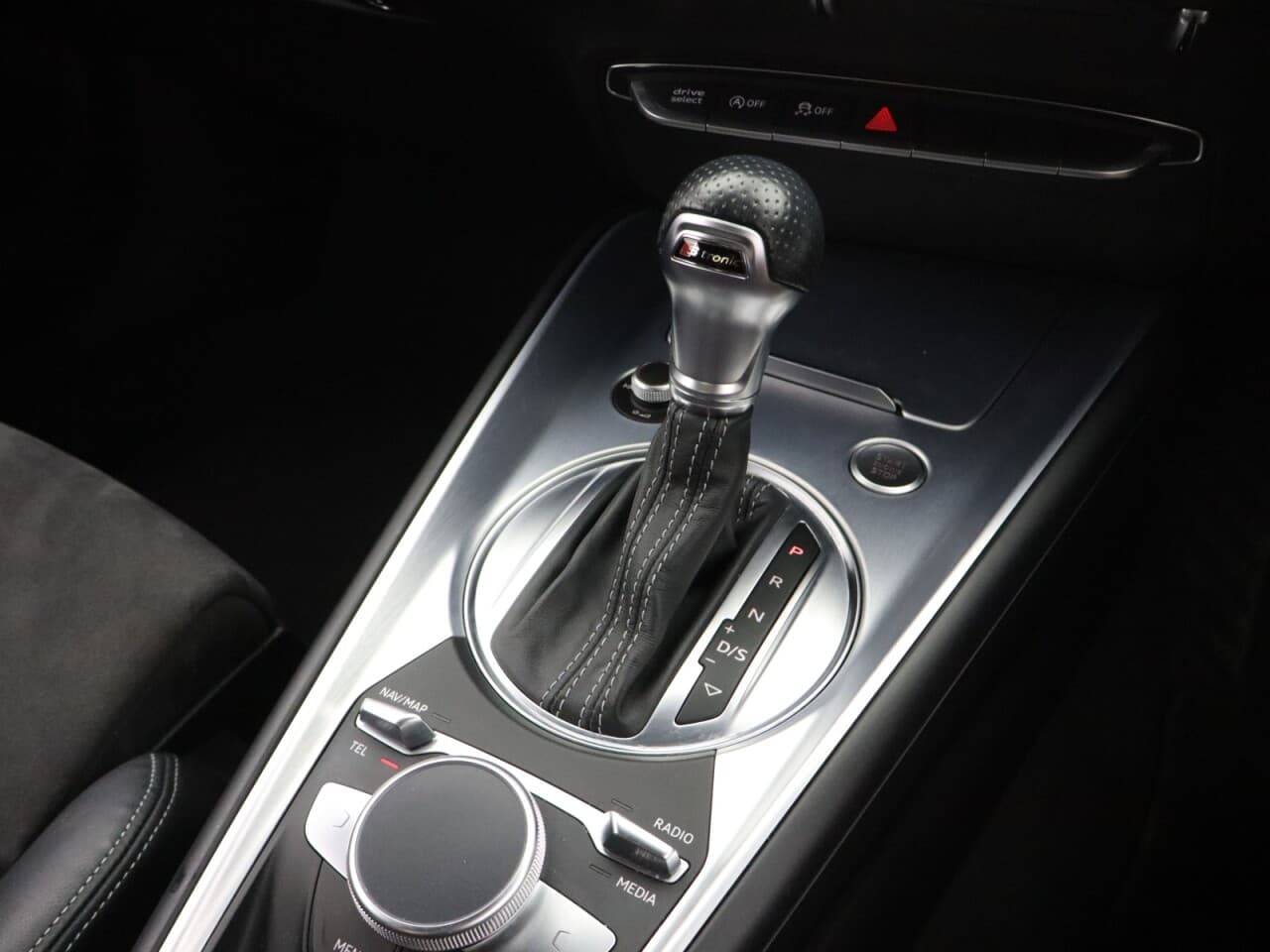 Audi Tt 2.0 TFSI 40 Black Edition — image 21