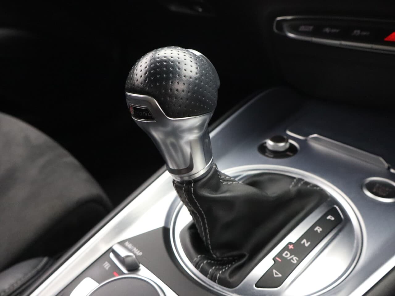 Audi Tt 2.0 TFSI 40 Black Edition — image 28