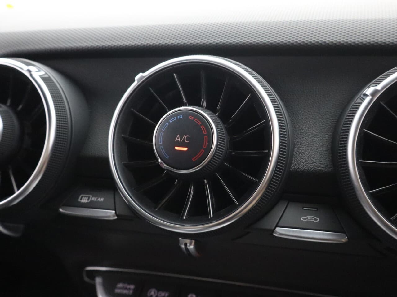 Audi Tt 2.0 TFSI 40 Black Edition — image 31