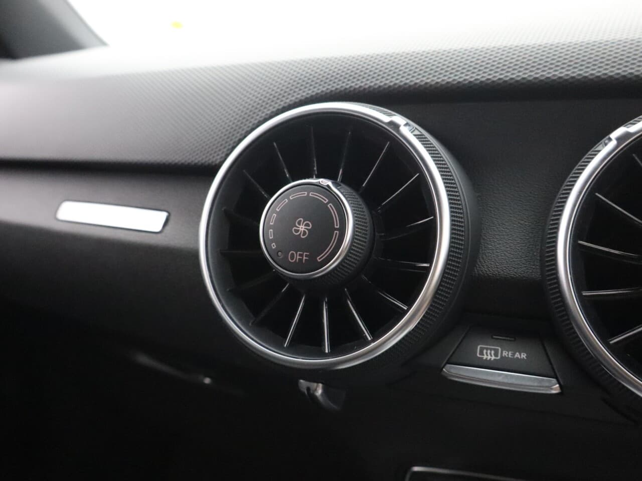 Audi Tt 2.0 TFSI 40 Black Edition — image 32