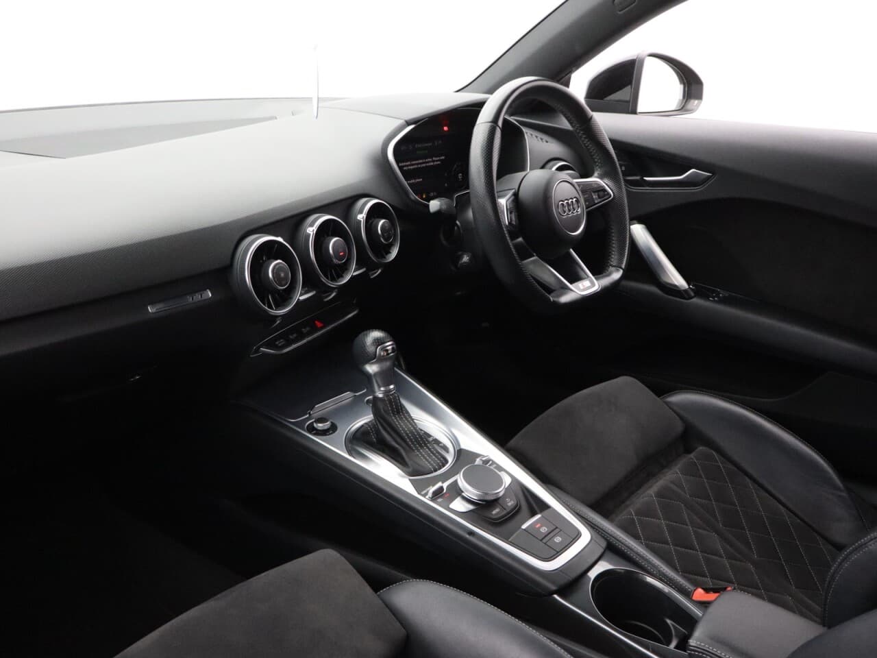 Audi Tt 2.0 TFSI 40 Black Edition — image 39