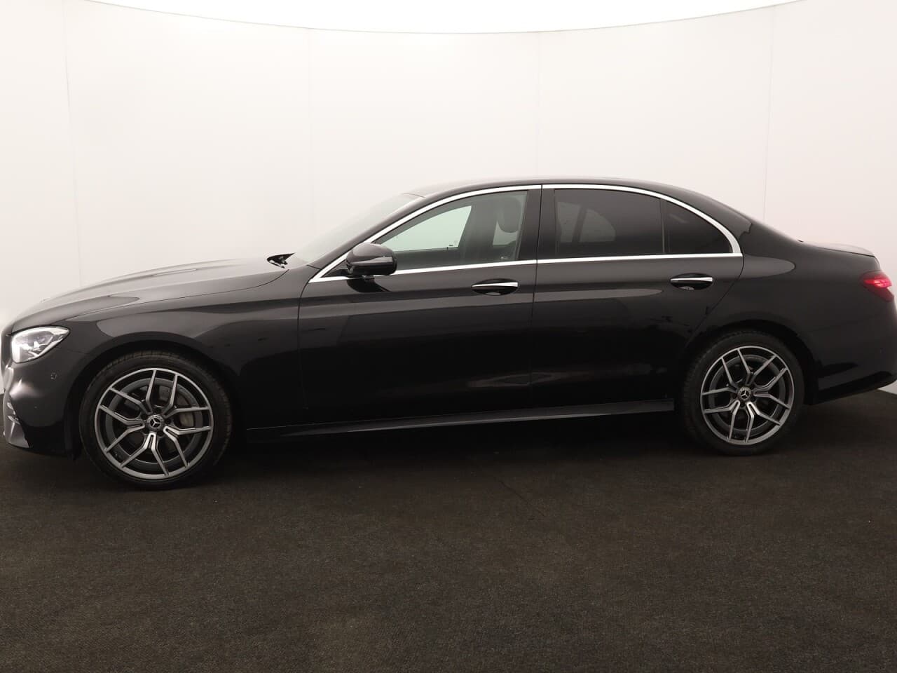 Mercedes-Benz E Class 2.0 E300dh MHEV AMG Line (Premium) — image 6