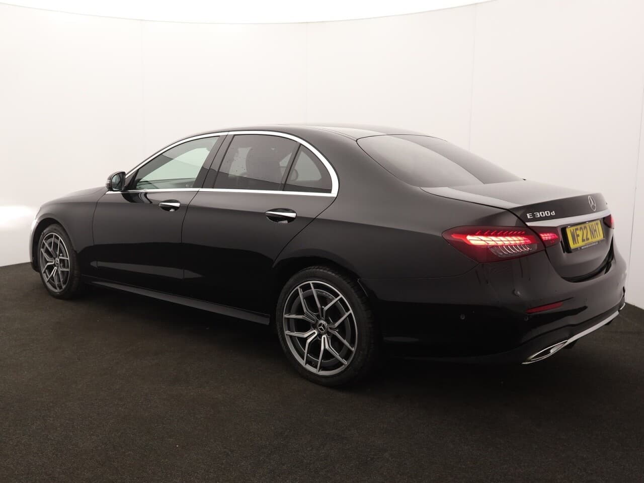 Mercedes-Benz E Class 2.0 E300dh MHEV AMG Line (Premium) — image 8