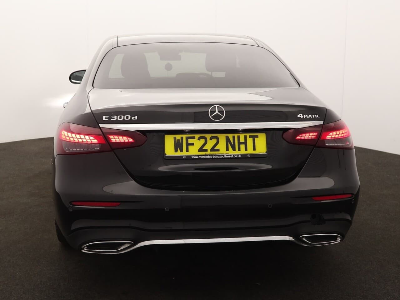 Mercedes-Benz E Class 2.0 E300dh MHEV AMG Line (Premium) — image 9