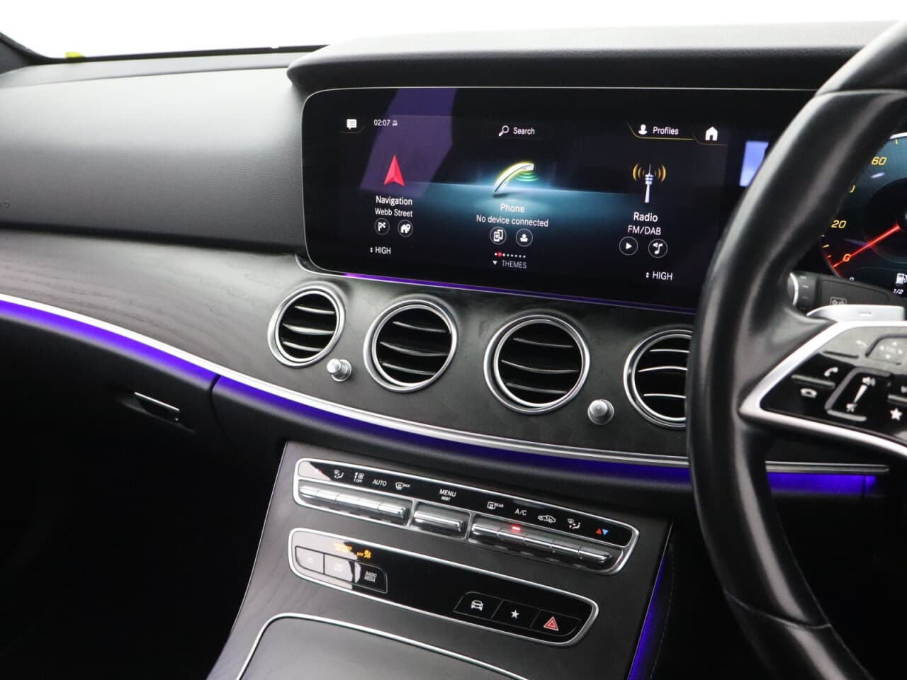 Mercedes-Benz E Class 2.0 E300dh MHEV AMG Line (Premium) — image 23